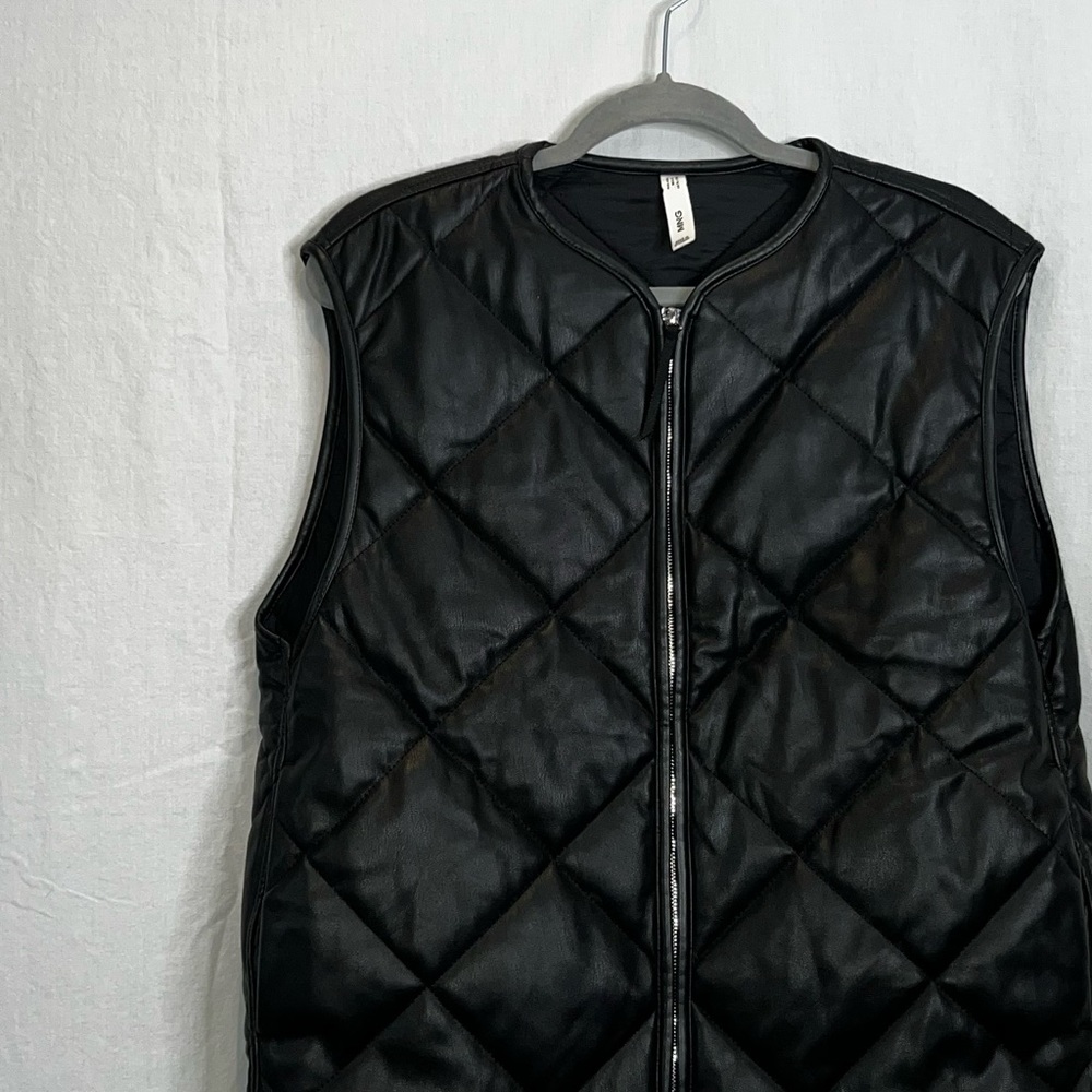 Black Mango Quilted leather vest with pockets and side slits - Picture 14 of 14
